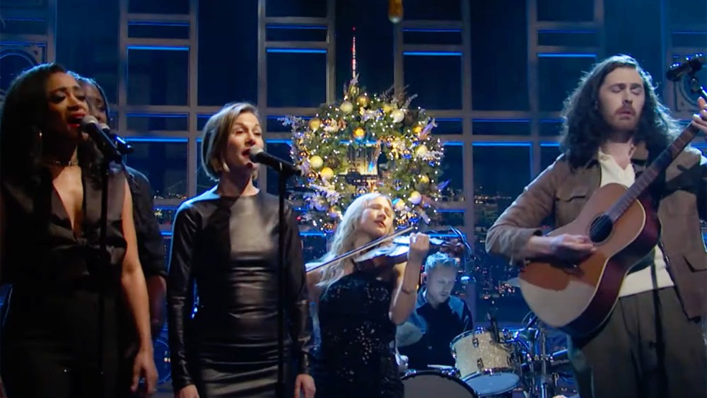 Hozier Brings Christmas Vibes to ‘Saturday Night Live’ With Emotional Performance and Changed Lyrics to ‘Fairytale of New York’