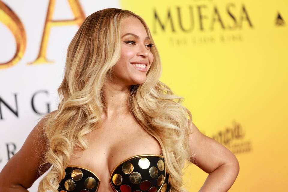 Beyoncé Lassos A Bestselling Album, With Netflix’s Help